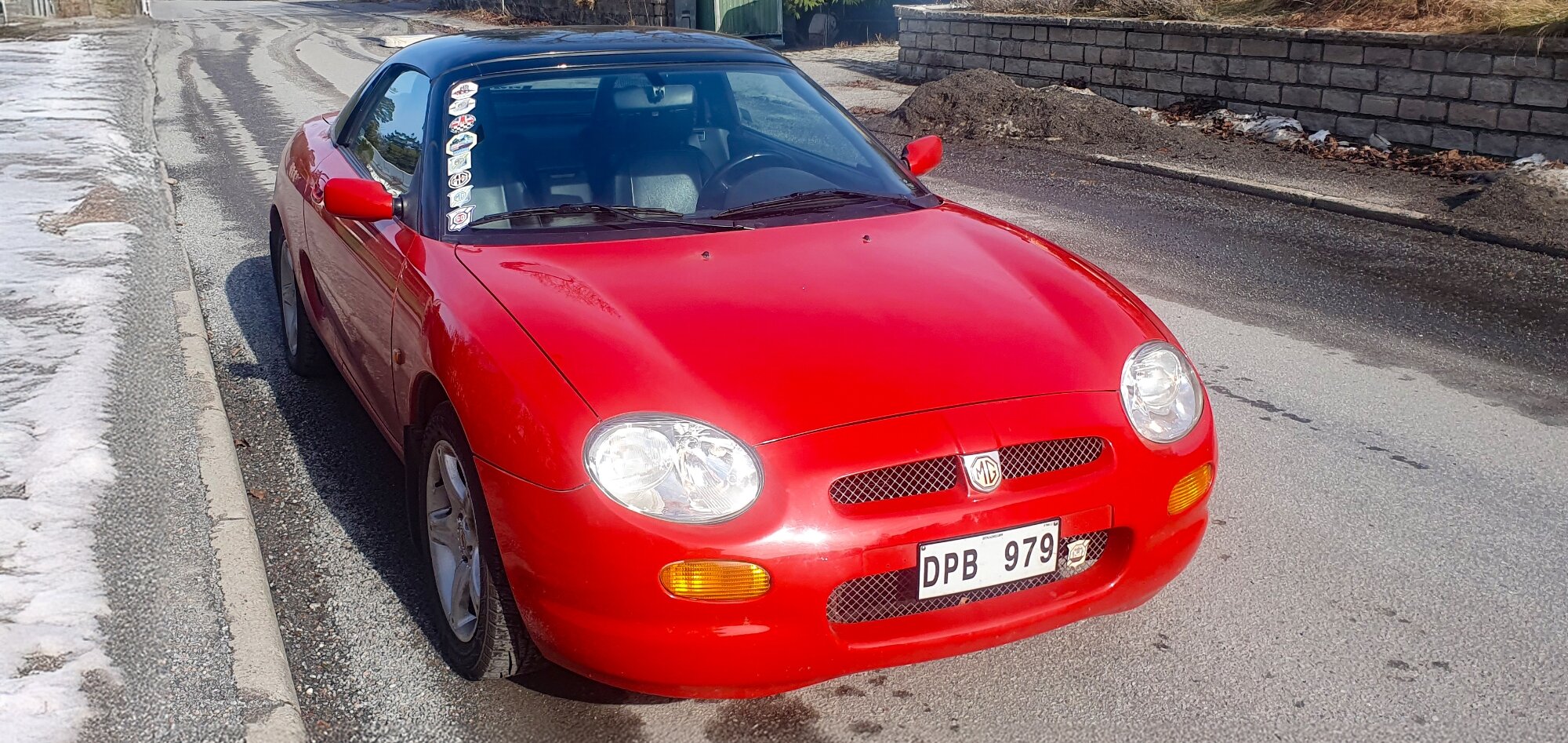 MG F