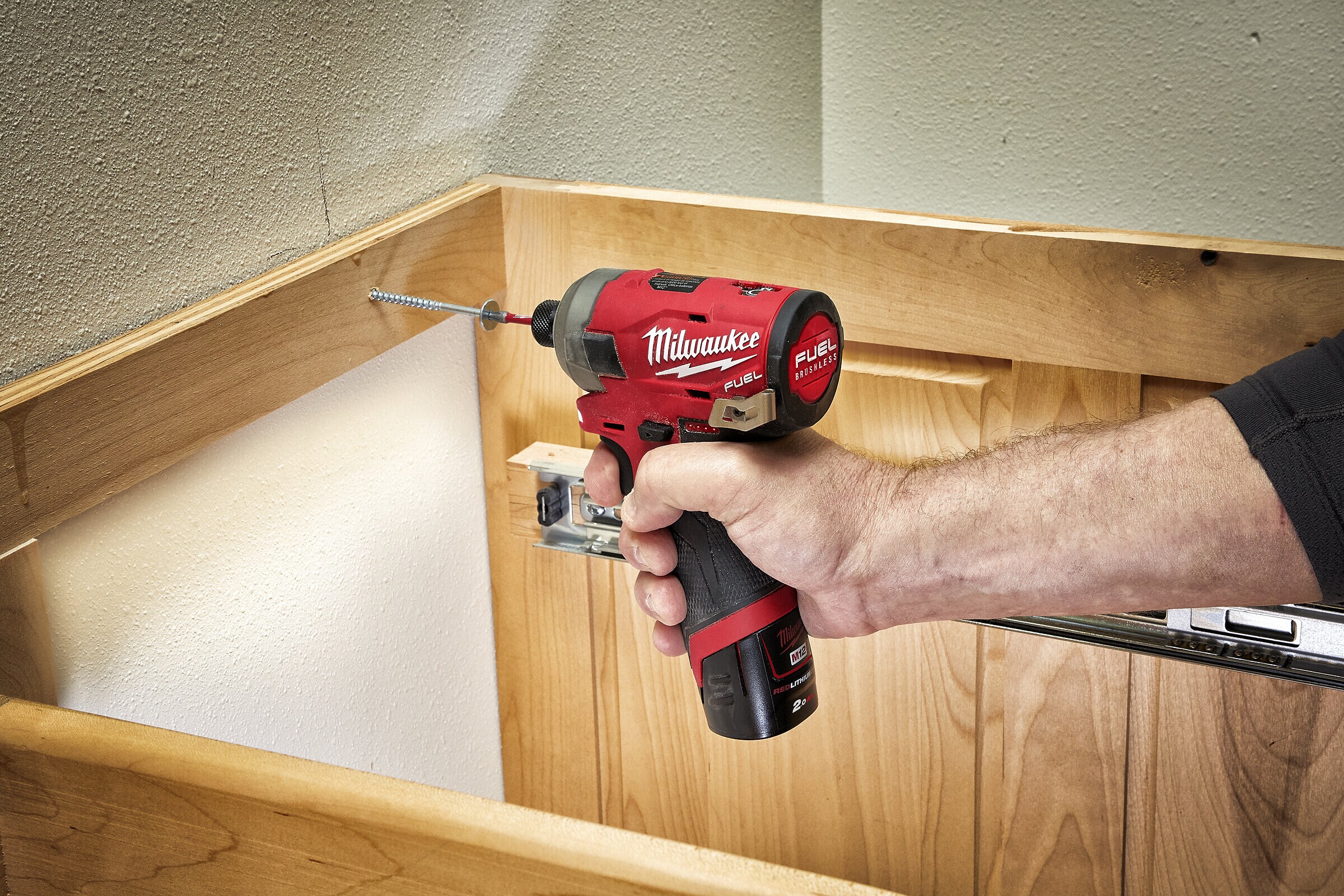 Milwaukee m12 2024 slagskruemaskine